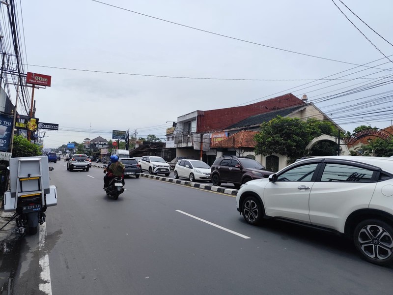 Disewakan Ruko Strategis 2 Lantai di Area Sorogan Lokasi Premium Dekat Pasar Gamping & PMI, Banyuraden, Gamping, Sleman