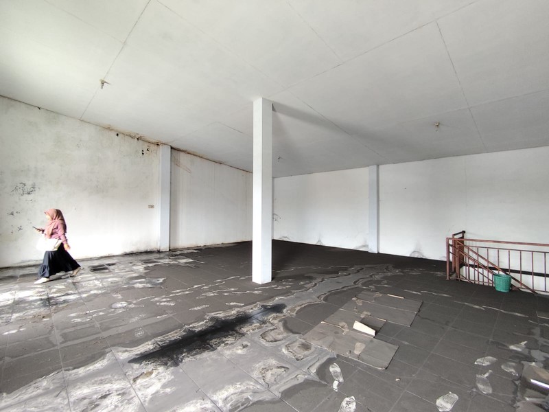 Disewakan Ruko Strategis 2 Lantai di Area Sorogan Lokasi Premium Dekat Pasar Gamping & PMI, Banyuraden, Gamping, Sleman