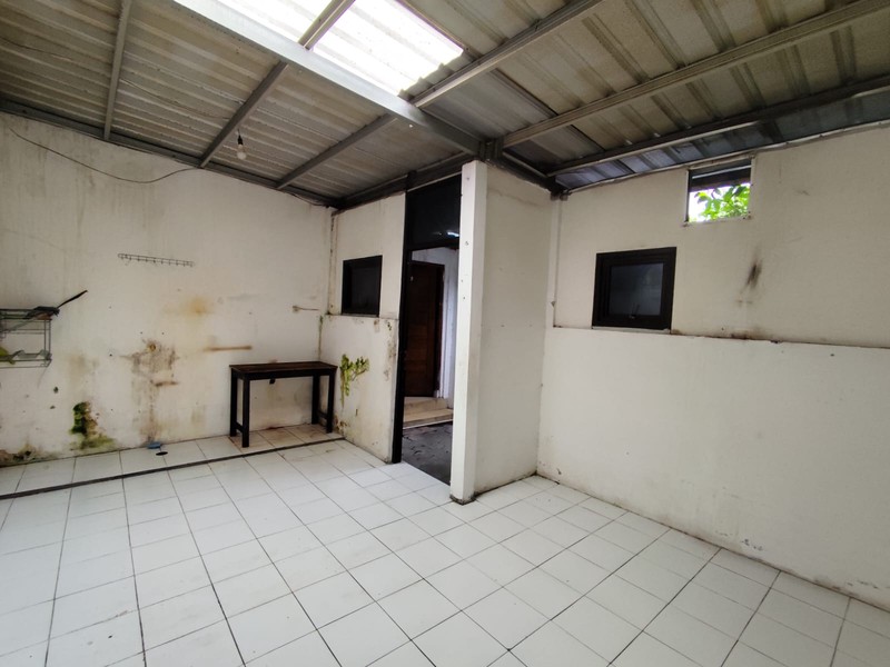 Disewakan Ruko Strategis 2 Lantai di Jl. Palagan Km 6.5 Cocok untuk Kantor & Usaha, Sariharjo, Ngaglik, Sleman