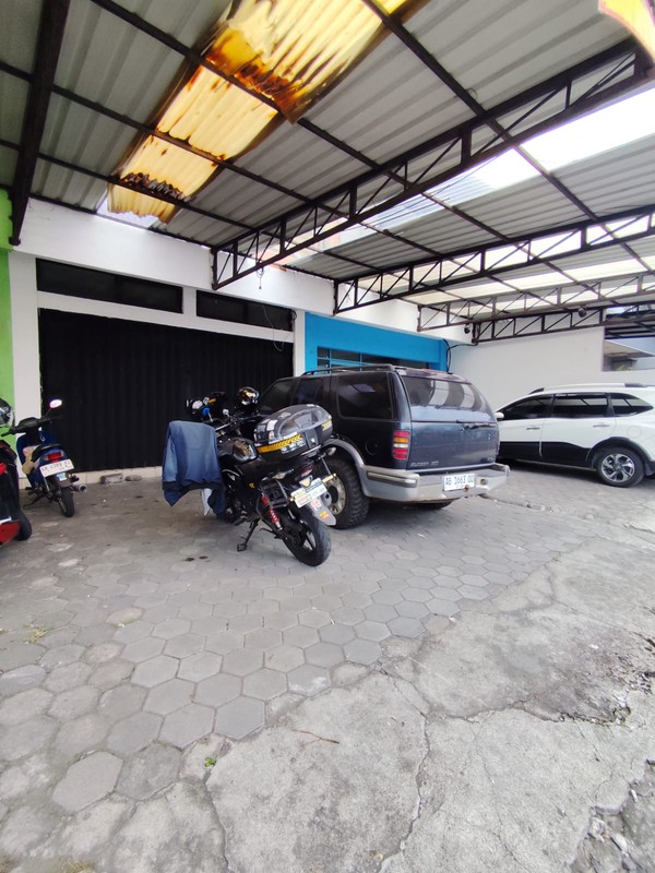 Disewakan Ruko Strategis 2 Lantai di Jl. Palagan Km 6.5 Cocok untuk Kantor & Usaha, Sariharjo, Ngaglik, Sleman