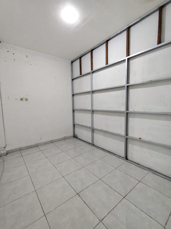 Disewakan Ruko Strategis 2 Lantai di Jl. Palagan Km 6.5 Cocok untuk Kantor & Usaha, Sariharjo, Ngaglik, Sleman