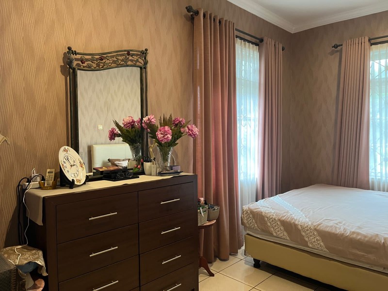 Rumah Elegan Sangat Terawat, sangat Langka! Legalitas SHM aman di Sentul City, Sekali lihat pasti jatuh cinta