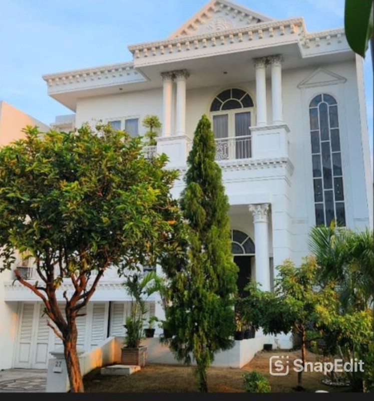 Dijual rumah Pakuwon full furnished Surabaya barat