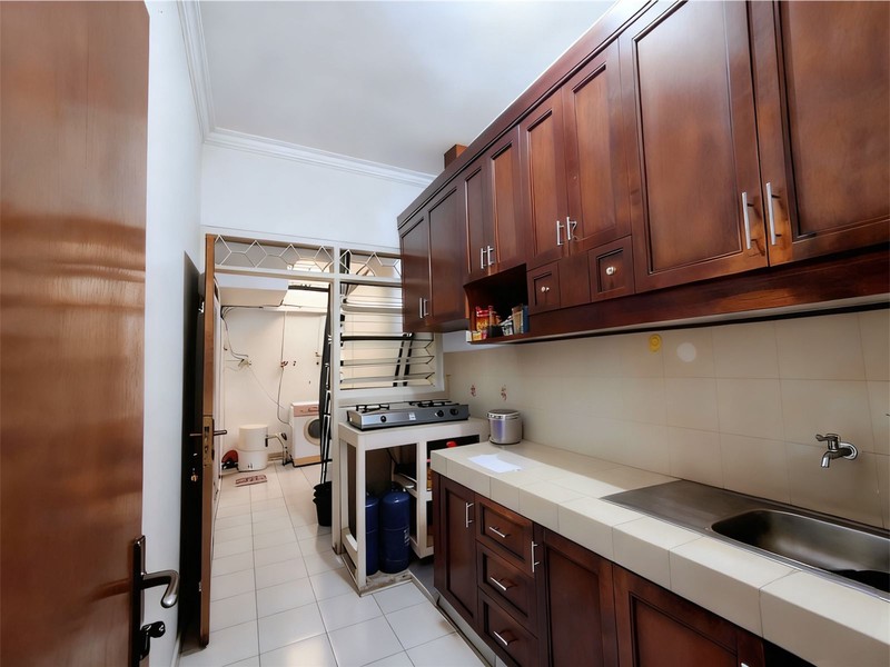 Di Jual Rumah 2 LT  Di Lebak Bulus  Siap Huni - Kondisi Bagus