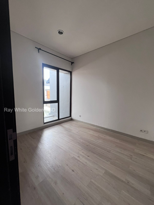 Disewa Rumah Lokasi Tengah Kota BSD City The Eminent Prestigia Dekat AEON BSD City