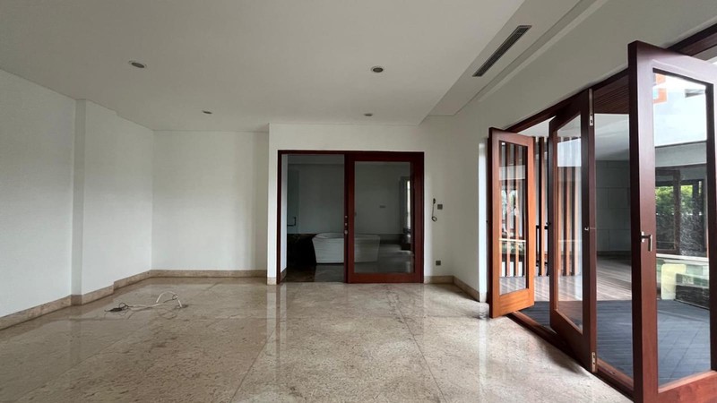 Rumah for Sale in Jakarta Selatan, DKI Jakarta Rumah Baru Modern Tropical Minimalis