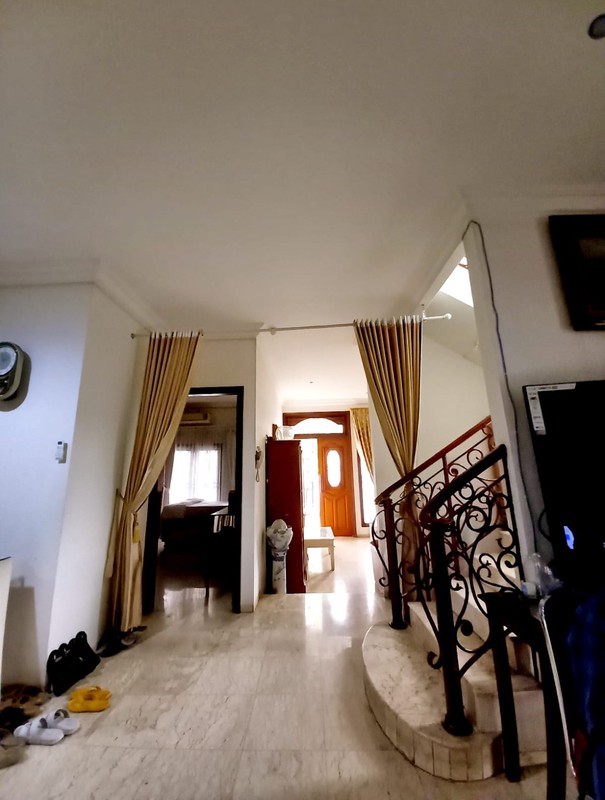 Rumah Hoek Bintaro Pesanggrahan Siap Huni Dekat MRT Lebak Bulus dan Tol Veteran Jaksel