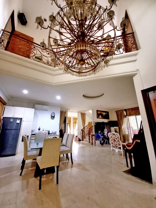 Rumah Hoek Bintaro Pesanggrahan Siap Huni Dekat MRT Lebak Bulus dan Tol Veteran Jaksel