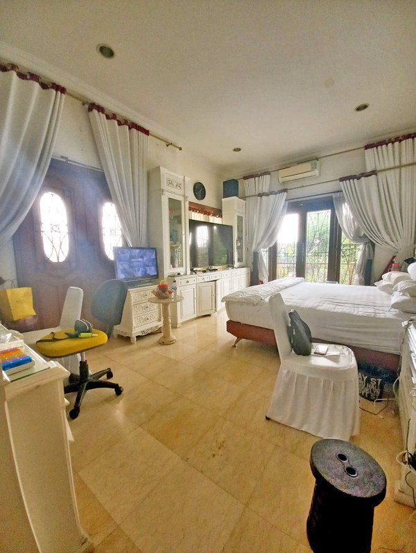 Rumah Hoek Bintaro Pesanggrahan Siap Huni Dekat MRT Lebak Bulus dan Tol Veteran Jaksel