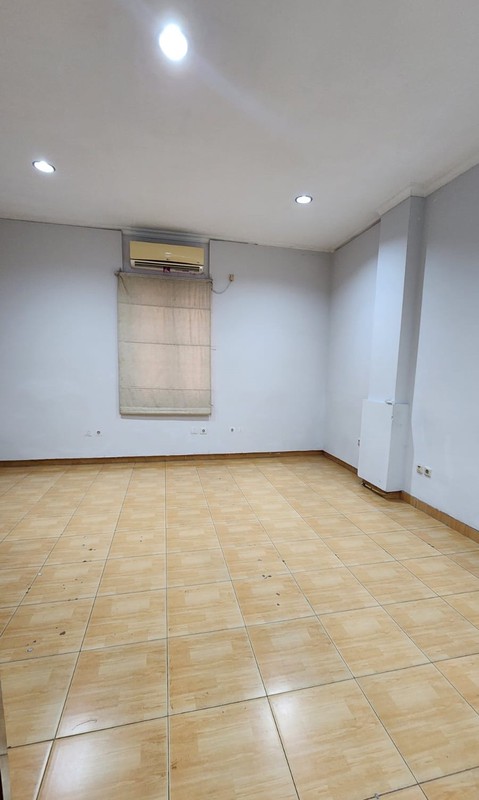 Ruko 3 Lantai Lokasi Ramai di Paramount Center Gading Serpong 