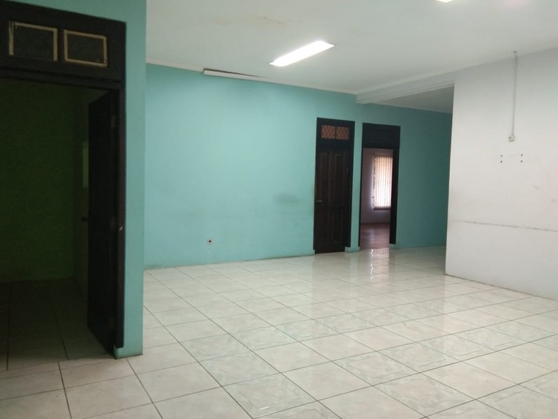 Rumah Siap Huni di Kawasan Duren Sawit Untuk Keluarga Besar atau Usaha Penginapan (Guest House)