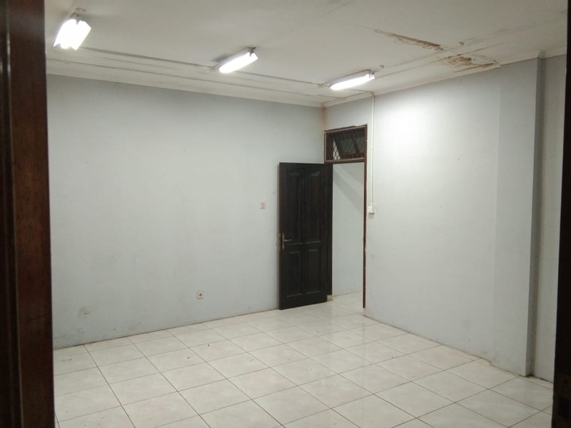 Rumah Siap Huni di Kawasan Duren Sawit Untuk Keluarga Besar atau Usaha Penginapan (Guest House)