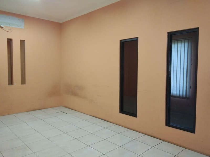 Rumah Siap Huni di Kawasan Duren Sawit Untuk Keluarga Besar atau Usaha Penginapan (Guest House)