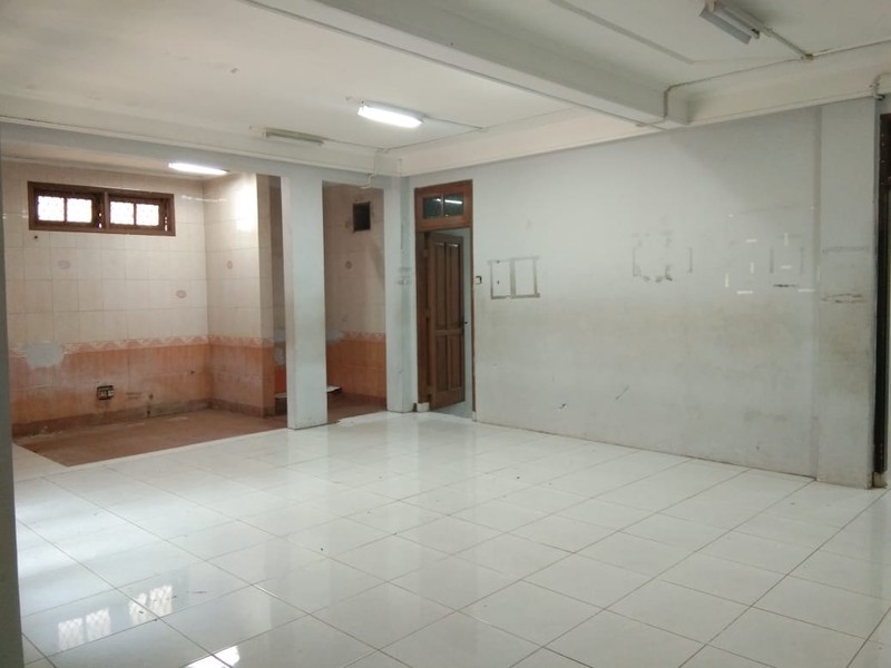 Rumah Siap Huni di Kawasan Duren Sawit Untuk Keluarga Besar atau Usaha Penginapan (Guest House)