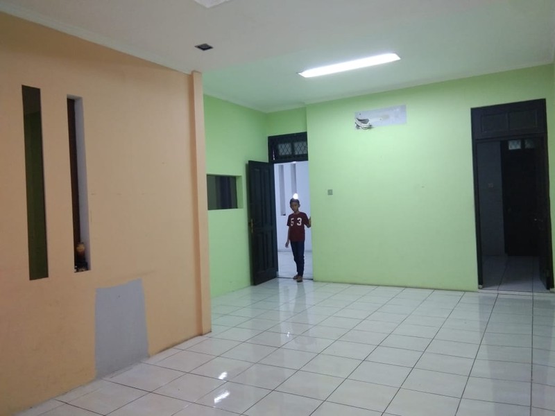 Rumah Siap Huni di Kawasan Duren Sawit Untuk Keluarga Besar atau Usaha Penginapan (Guest House)