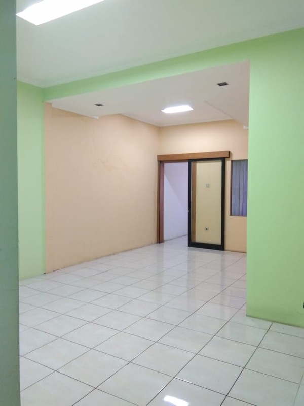 Rumah Siap Huni di Kawasan Duren Sawit Untuk Keluarga Besar atau Usaha Penginapan (Guest House)