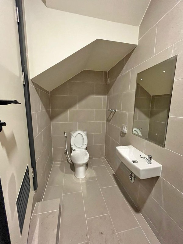 Rumah Attic 3 Lantai  Siap Huni Cluster Leonora di Kawasan Symphonia Gading Serpong