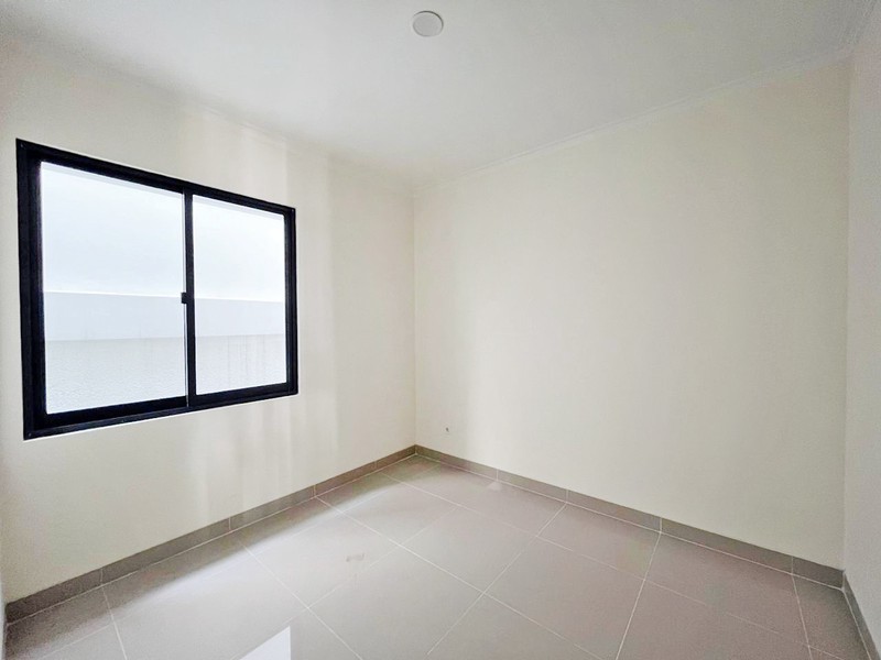 Rumah Attic 3 Lantai  Siap Huni Cluster Leonora di Kawasan Symphonia Gading Serpong