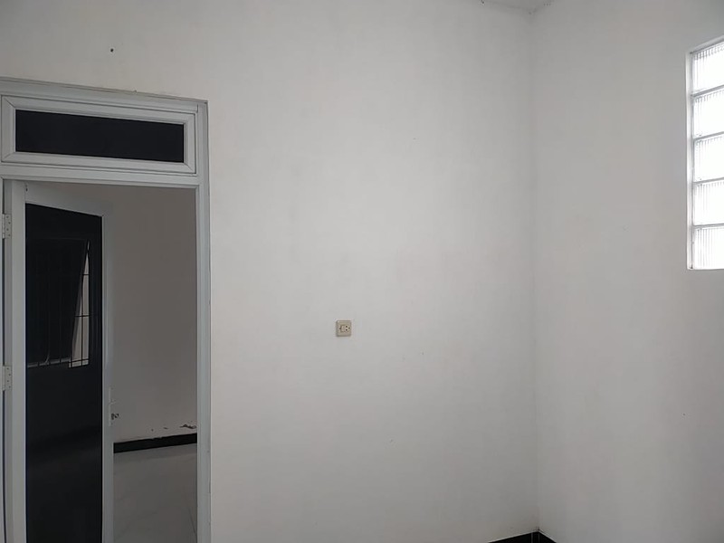 Disewakan Ruang Usaha Strategis di Jl. Gondangan Sleman,  Luas 300 Meter Persegi, Siap Pakai & Akses Jalan Lebar