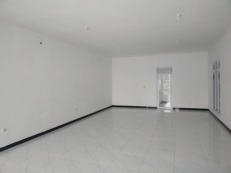 Disewakan Ruang Usaha Strategis di Jl. Gondangan Sleman,  Luas 300 Meter Persegi, Siap Pakai & Akses Jalan Lebar