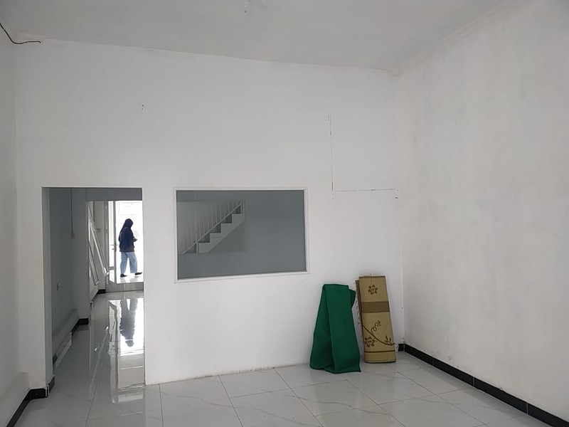 Disewakan Ruang Usaha Strategis di Jl. Gondangan Sleman,  Luas 300 Meter Persegi, Siap Pakai & Akses Jalan Lebar