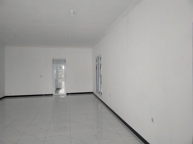 Disewakan Ruang Usaha Strategis di Jl. Gondangan Sleman,  Luas 300 Meter Persegi, Siap Pakai & Akses Jalan Lebar