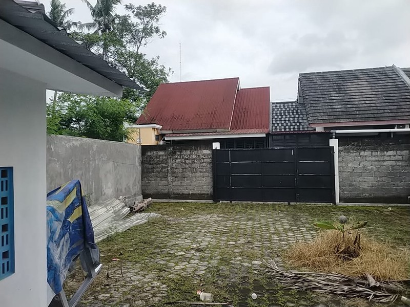 Disewakan Ruang Usaha Strategis di Jl. Gondangan Sleman,  Luas 300 Meter Persegi, Siap Pakai & Akses Jalan Lebar