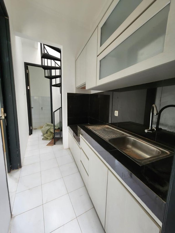 Rumah Bagus Di Champaca Residence Rempoa, Jakarta Selatan