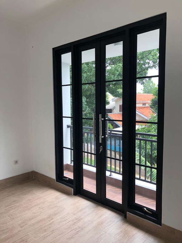 Rumah Bagus Di Champaca Residence Rempoa, Jakarta Selatan