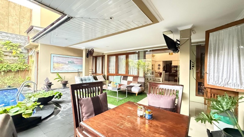 Rumah Mewah 2 Lantai Siap Huni Dengan Carport 3 Mobil, Water Heater, Di Kawasan Elit @Bintaro