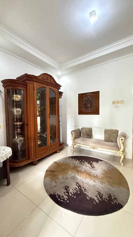 Rumah Mewah 2 Lantai Siap Huni Dengan Carport 3 Mobil, Water Heater, Di Kawasan Elit @Bintaro