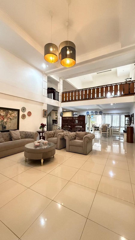 Rumah Mewah 2 Lantai Siap Huni Dengan Carport 3 Mobil, Water Heater, Di Kawasan Elit @Bintaro