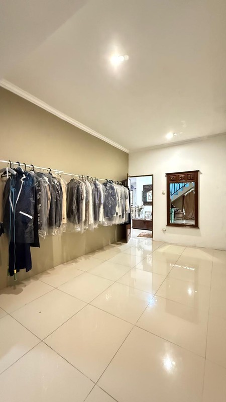 Rumah Mewah 2 Lantai Siap Huni Dengan Carport 3 Mobil, Water Heater, Di Kawasan Elit @Bintaro