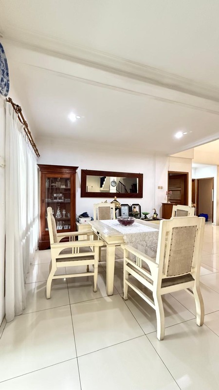 Rumah Mewah 2 Lantai Siap Huni Dengan Carport 3 Mobil, Water Heater, Di Kawasan Elit @Bintaro