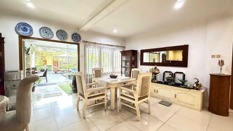 Rumah Mewah 2 Lantai Siap Huni Dengan Carport 3 Mobil, Water Heater, Di Kawasan Elit @Bintaro