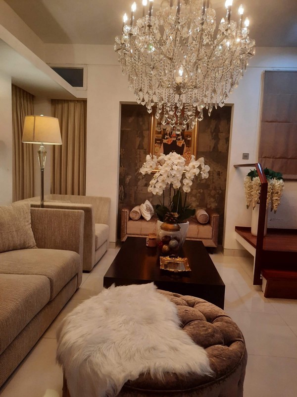 Rumah Semi Furnished Bebas Banjir, 2 Setengah Lantai Dalam Cluster di Jl Aria Putra, Serua Indah, Ciputat