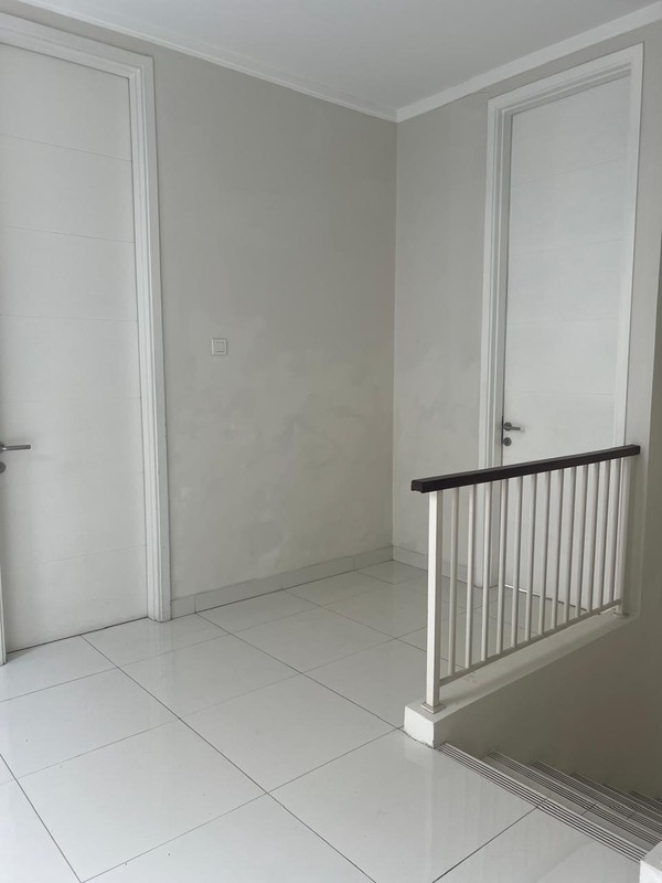 Rumah 2 lantai,luas tanah 180 di Bintaro Jaya 9