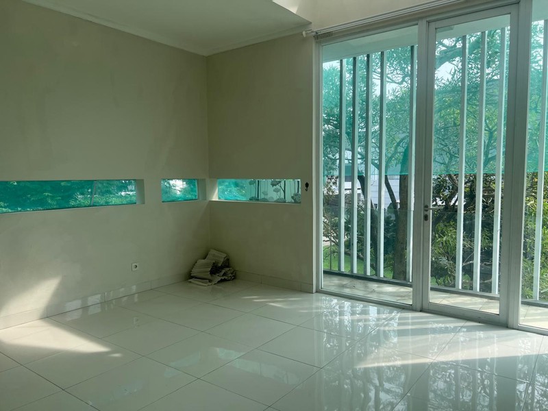 Rumah 2 lantai,luas tanah 180 di Bintaro Jaya 9