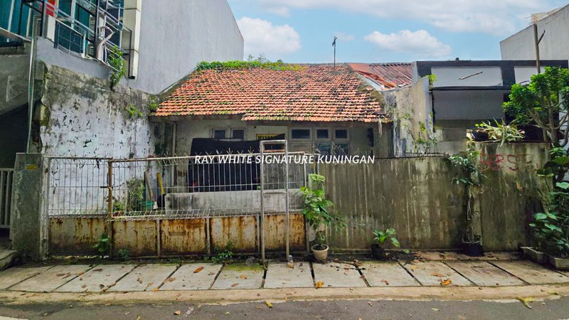 Dijual Rumah Di Bendungan Hilir Jakarta Pusat di Harga Hitung Tanah dan Cocok Untuk Rumah Kos