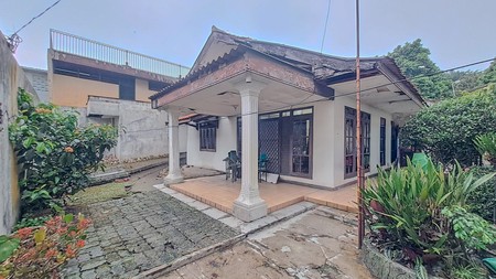 Rumah Dgn Ruangan2 Yg Luas Dan Strategis Di Lawanggintung Batutulis Bogor