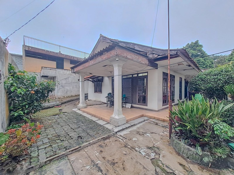 Rumah Dgn Ruangan2 Yg Luas Dan Strategis Di Lawanggintung Batutulis Bogor