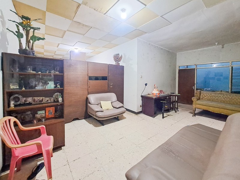 Rumah Dgn Ruangan2 Yg Luas Dan Strategis Di Lawanggintung Batutulis Bogor