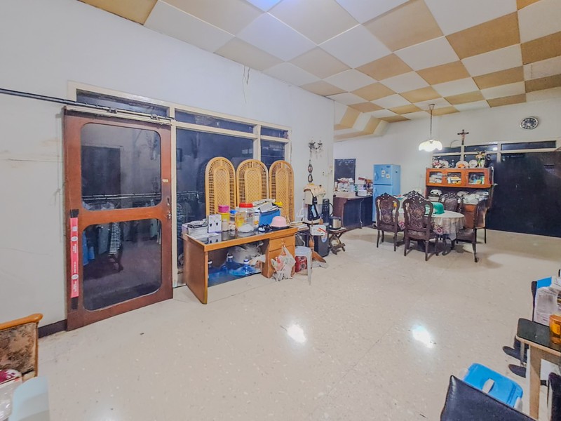 Rumah Dgn Ruangan2 Yg Luas Dan Strategis Di Lawanggintung Batutulis Bogor