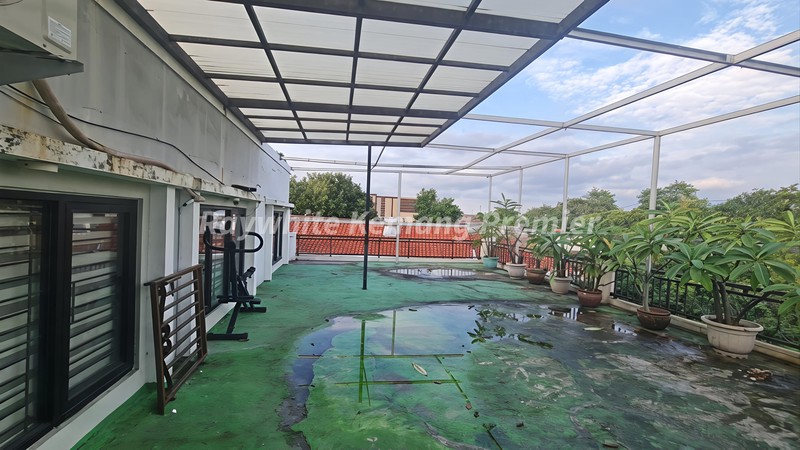 Rumah dan kantor di zona Komersial area Jatipadang Pasar Minggu bisa bangun 7 Lantai