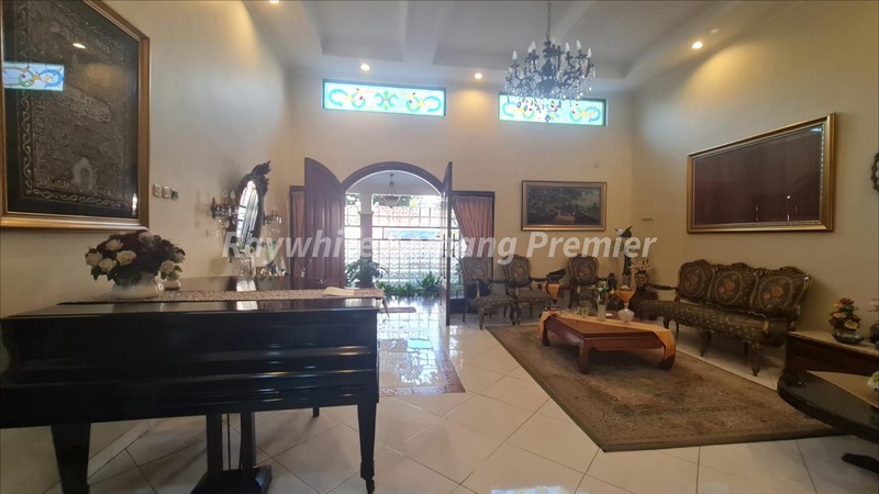 Rumah dan kantor di zona Komersial area Jatipadang Pasar Minggu bisa bangun 7 Lantai