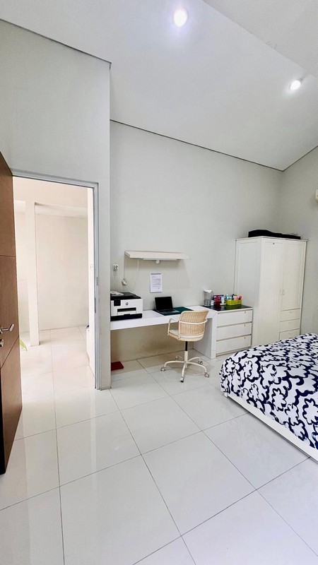Rumah 2 Lantai Fully Furnished Siap Huni 2+1 KT Graha Bintaro - 5 Menit Tol Parigi