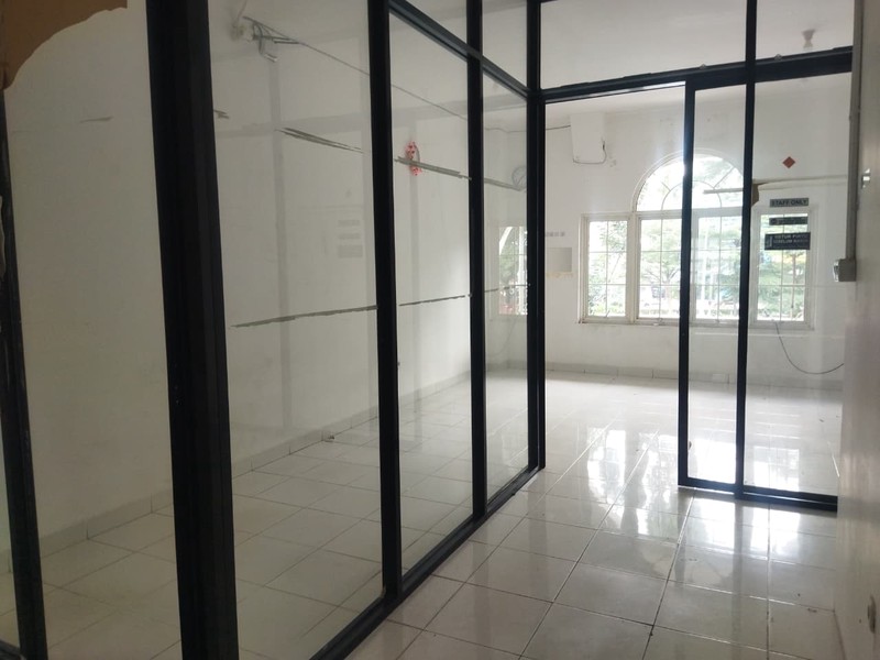 Ruko di Gading Serpong 3 Lantai Siap untuk Usaha