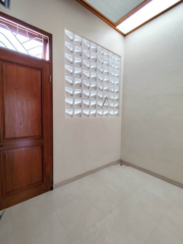 Disewakan Ruko Baru di Jl. Gito Gati Dekat Sleman City Hall, Lokasi Ramah Parkir & Row Jalan Luas, Donoharjo, Ngaglik, Sleman