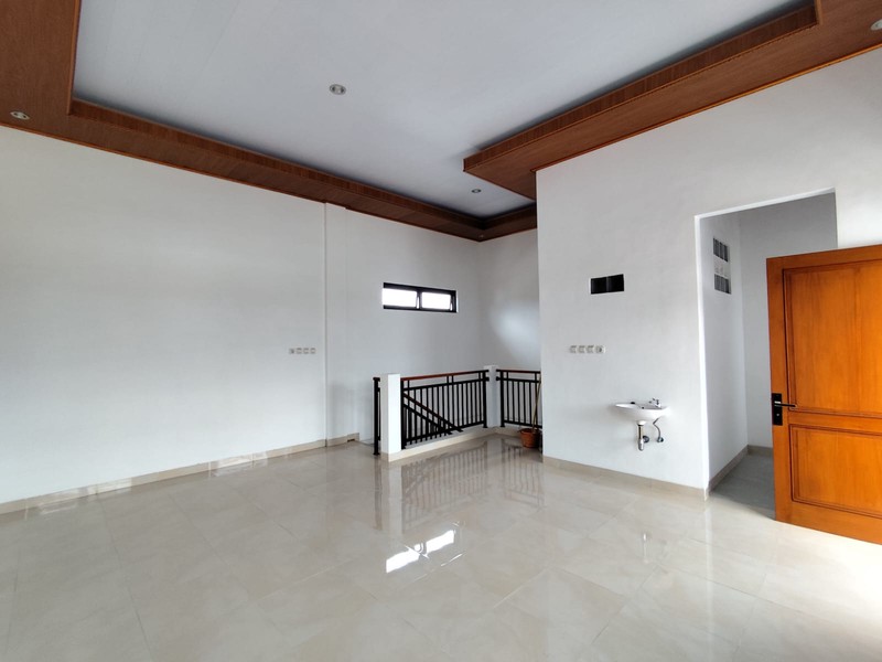 Disewakan Ruko Baru di Jl. Gito Gati Dekat Sleman City Hall, Lokasi Ramah Parkir & Row Jalan Luas, Donoharjo, Ngaglik, Sleman