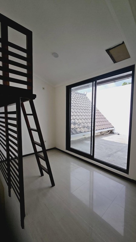 Dijual Taman Puspa Raya Fully Renov Citraland Surabaya Barat